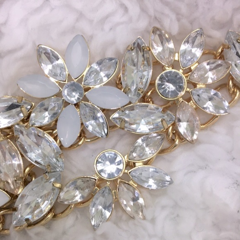Dynamite Gold Chain Floral Detail Faux Diamond Cluster Statement Necklace - Picture 6 of 6